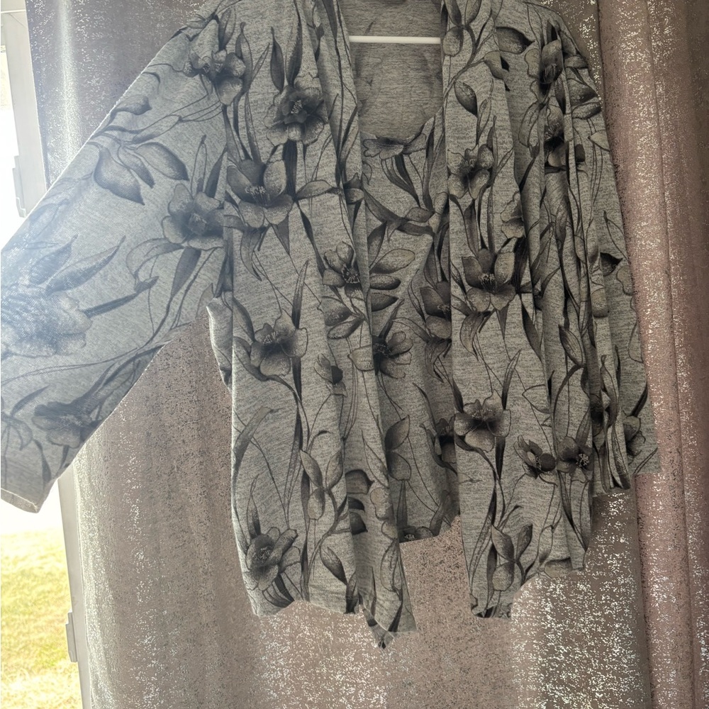 Alfred Dunner Gray Floral Blouse w cami